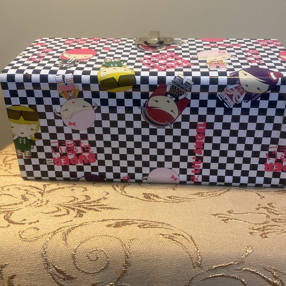 Metal lunch box new condition. Never used - Picture 3 of 3